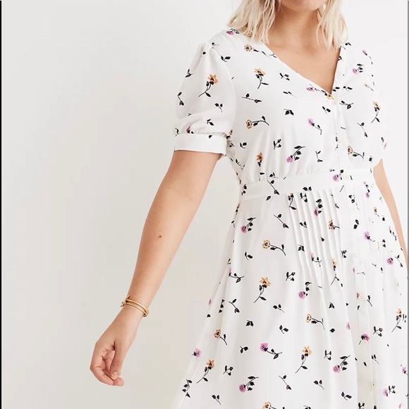 Madewell Dresses & Skirts - Madewell Daylily Pintucked Dress in Sweet Blossom